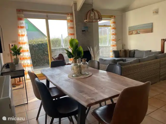 bungalow huren in Nederland, Noord-Holland, Julianadorp aan Zee – Albatros 308 Julianadorp aan Zee Eettafel