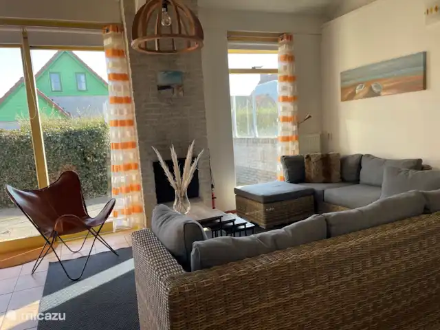 bungalow huren in Nederland, Noord-Holland, Julianadorp aan Zee – Albatros 308 Julianadorp aan Zee woonkamer