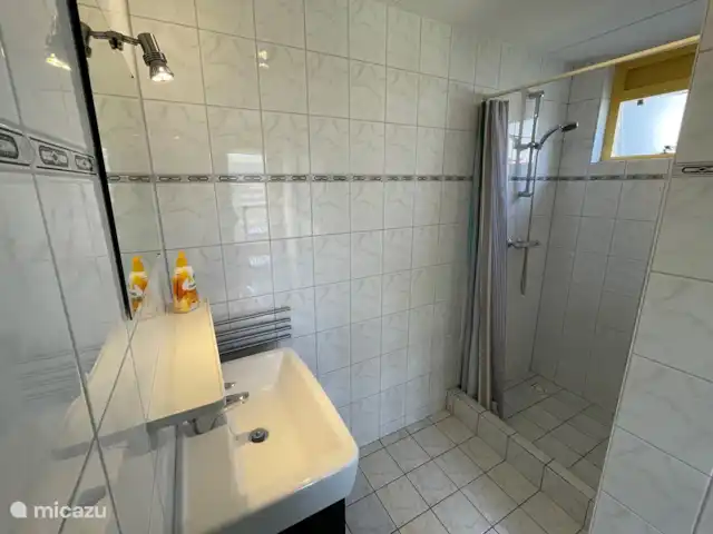 bungalow huren in Nederland, Noord-Holland, Julianadorp aan Zee – Albatros 308 Julianadorp aan Zee Badkamer