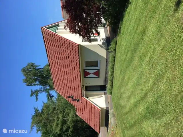 Salland cottage, zicht vanuit de tuin.