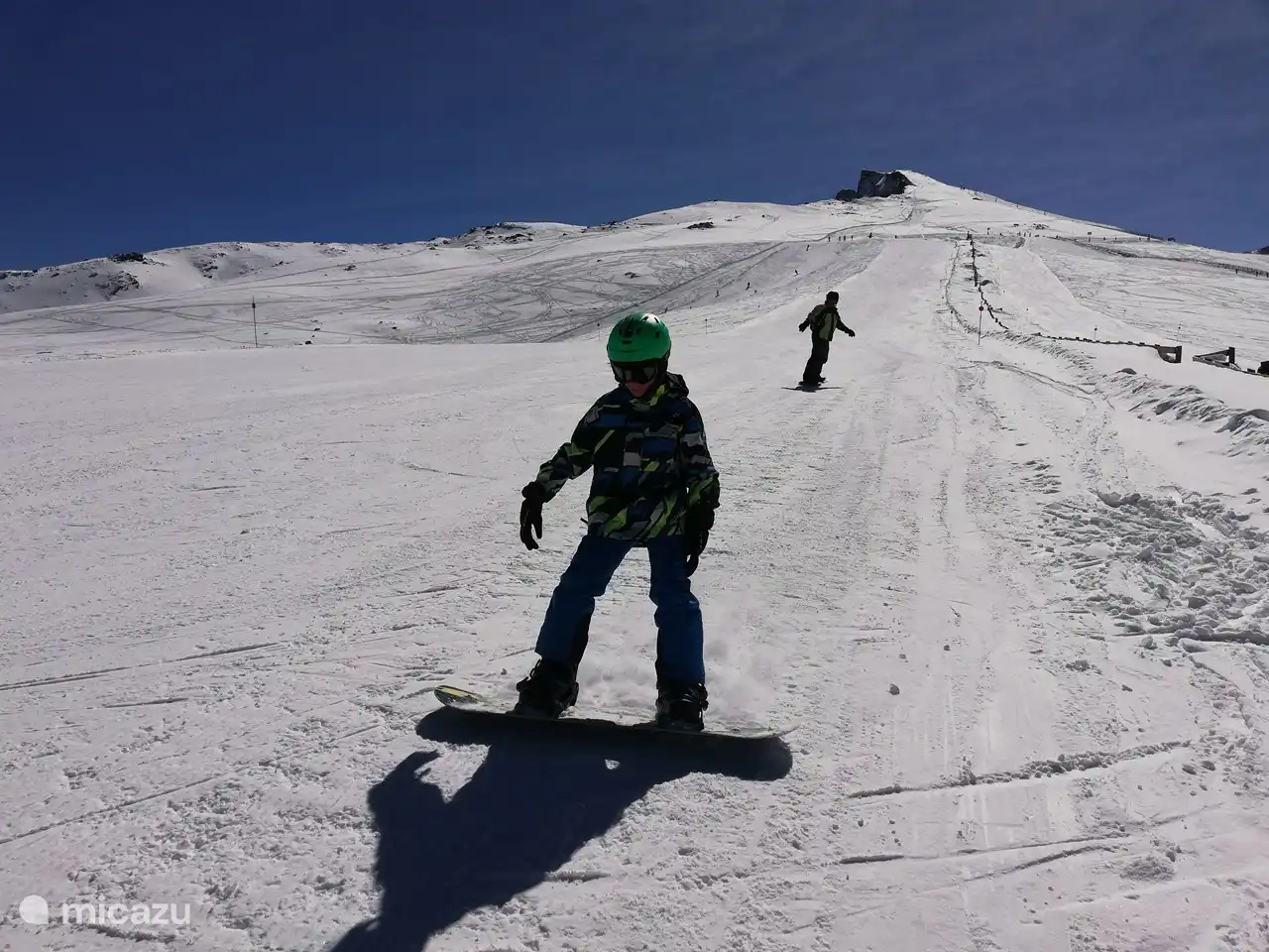 ¿Sabías? que puedes esquiar perfectamente en el periodo invernal en Sierra Nevada con 110 km de pistas!