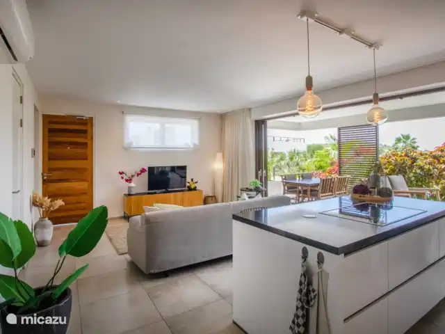 Jan Sofat LUX A24 huren in Curaçao, Banda Ariba (oost), Jan Sofat - appartement TV hoek