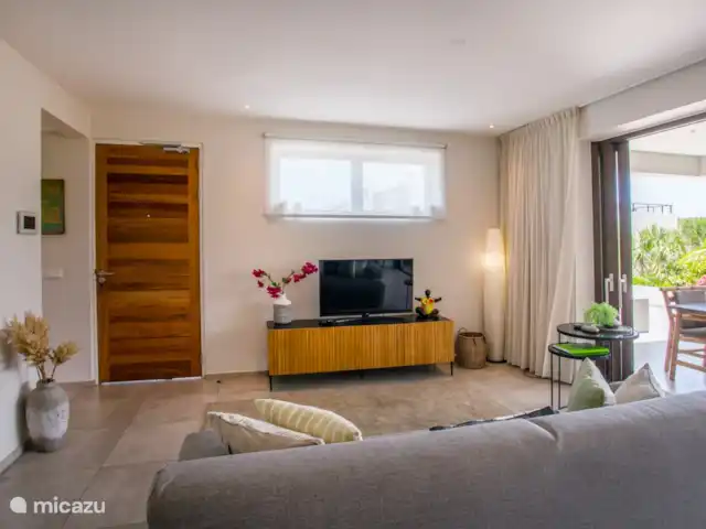 Jan Sofat LUX A24 huren in Curaçao, Banda Ariba (oost), Jan Sofat - appartement TV