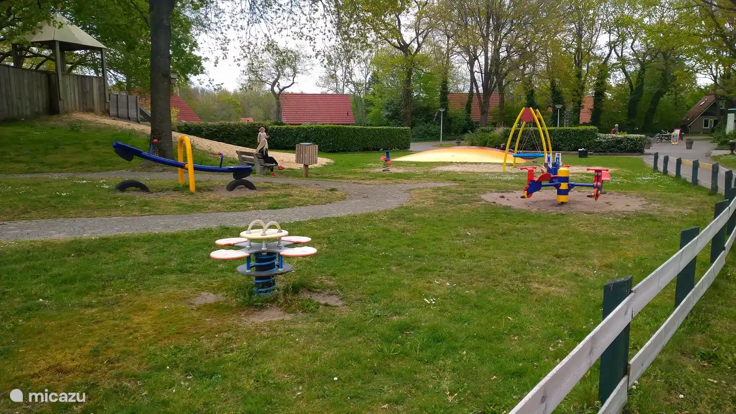 des installations pour les plus petits et un château gonflable