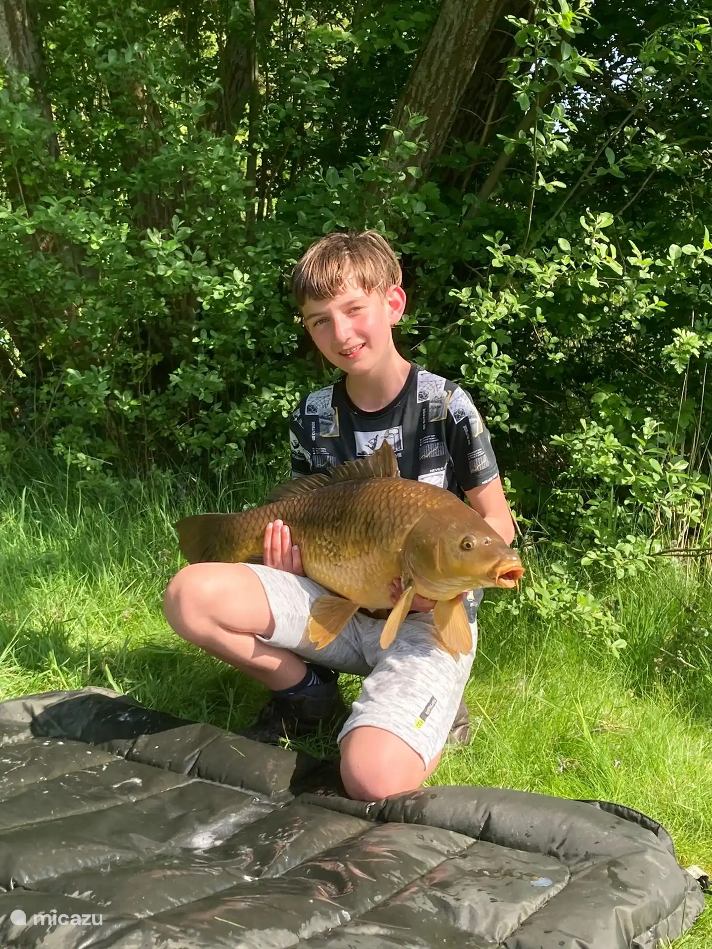 C'est aussi une sensation particulière de tenir ce garçon entre tes mains