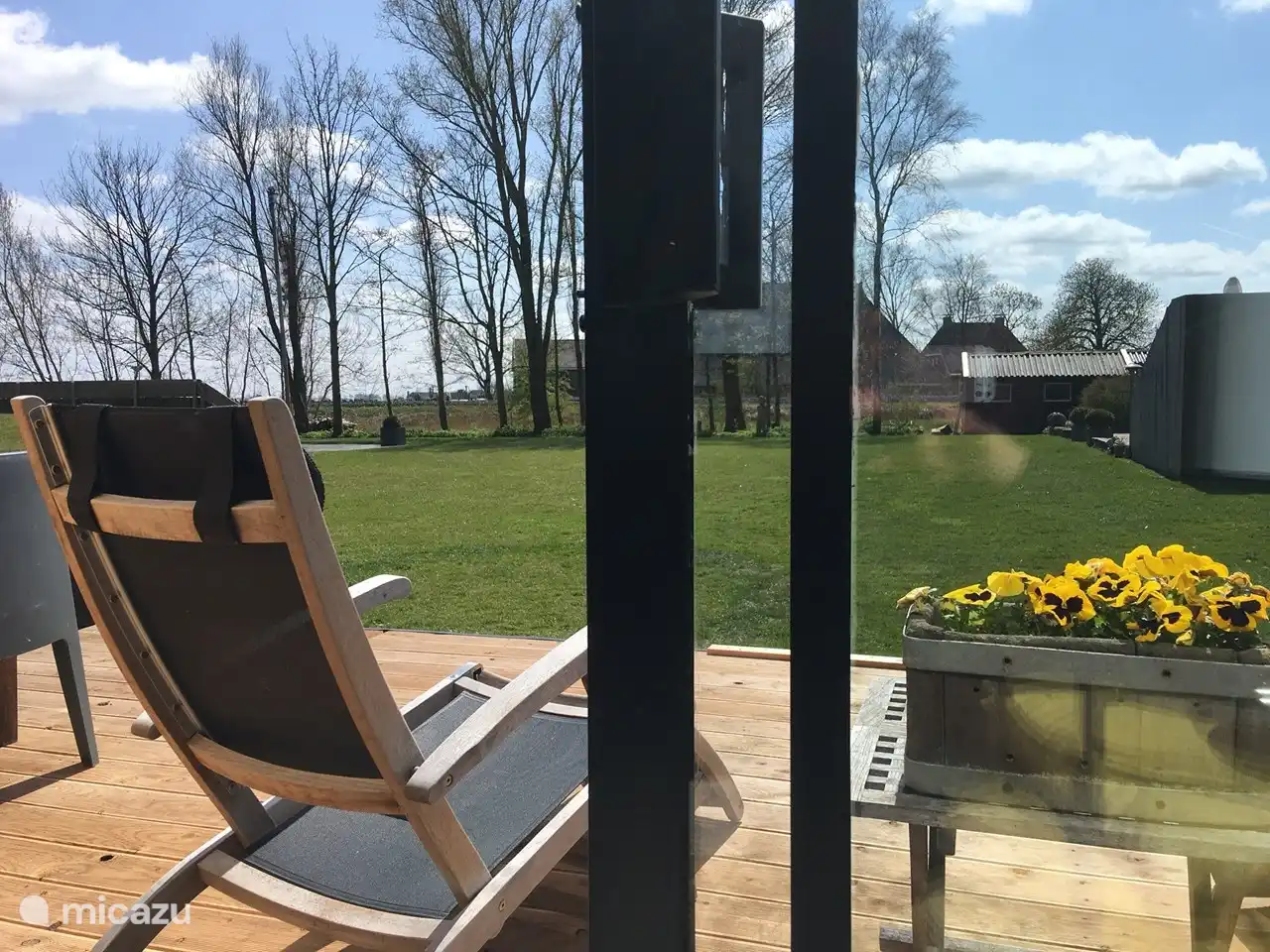 ... Blick auf den Garten von der Terrasse/Wohnzimmer..