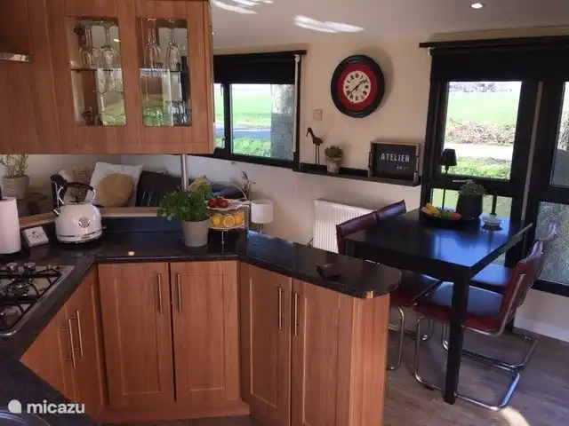 H@tsummers en Países Bajos, Frise, Dronrijp - chalet ..cocina acogedora y bien equipada..