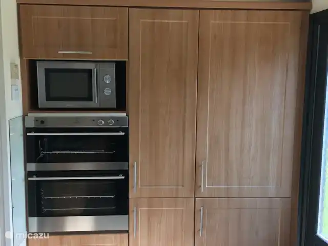 H@tsummers en Países Bajos, Frise, Dronrijp - chalet Microondas, grill, horno a gas, heladera grande con freezer 3 cajones.