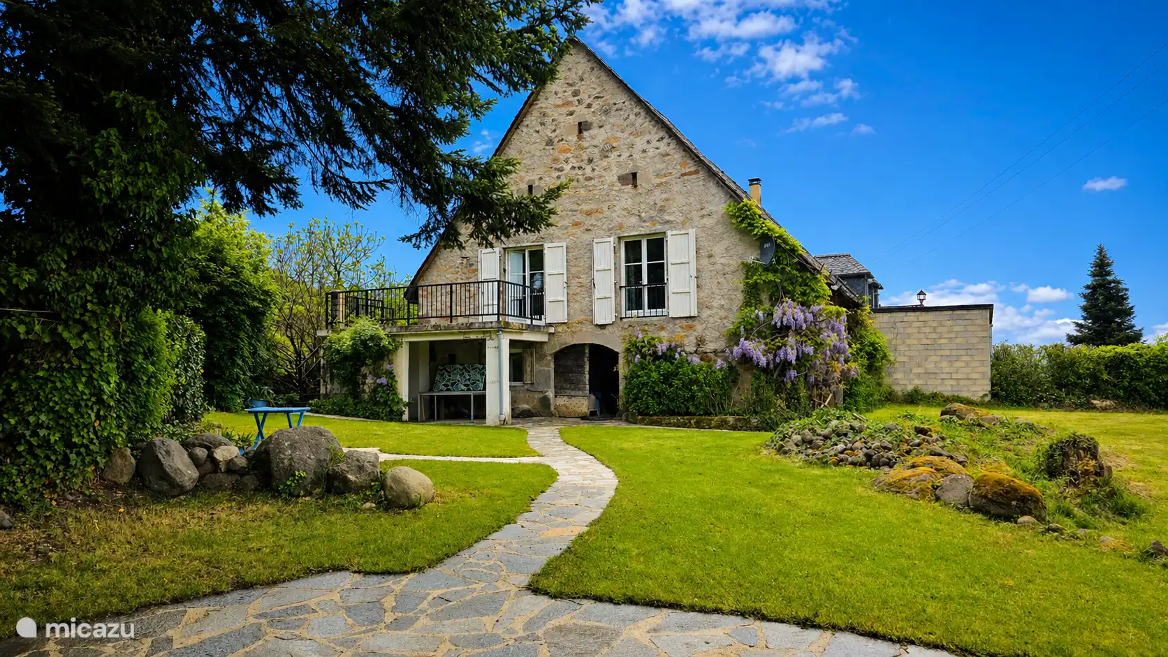 Culture & histoire, France, Cantal, Saint-Martin-Valmeroux, maison de vacances La Grange Nozières