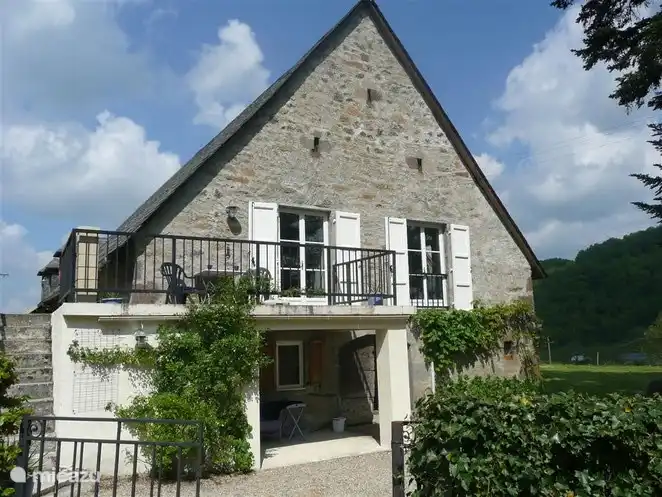 holiday house in Cantal, France – La Grange Nozieres