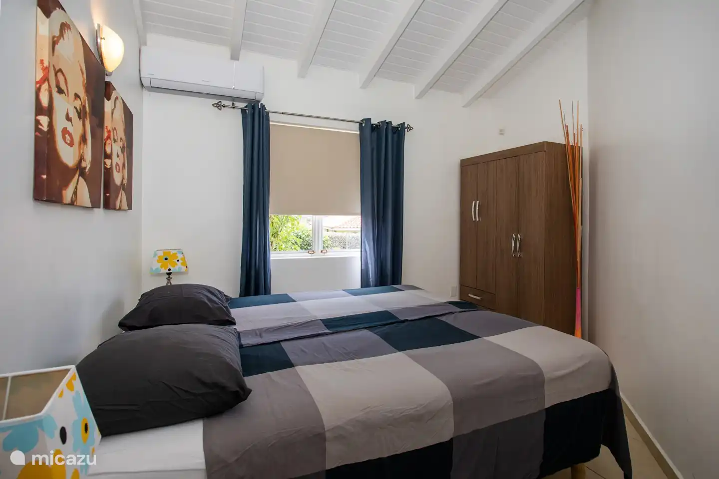 El tercer dormitorio donde también se pueden separar las camas. Los dormitorios tienen aire acondicionado.