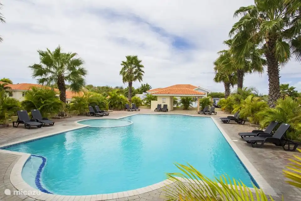 Complejo de piscinas públicas