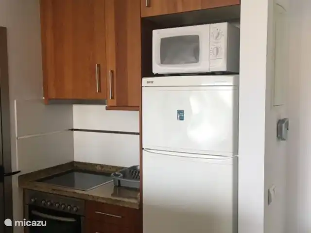 appartement huren in Spanje, Costa Blanca, Albir – Fleur's Attico Albir Keuken uitgerust met frigo, diepvriesvak, microgolf, oven, koffiezet