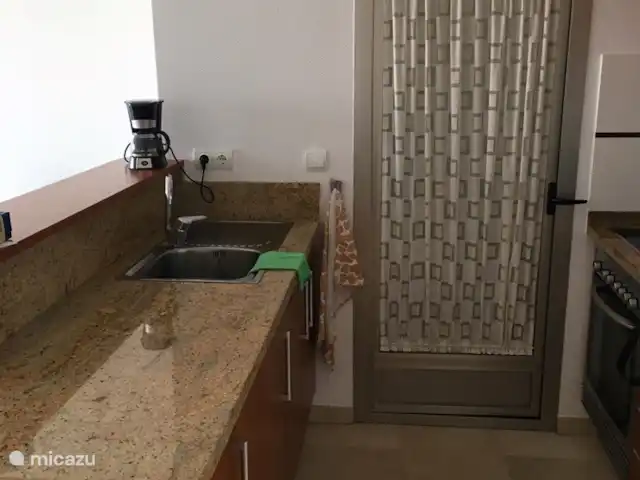 appartement huren in Spanje, Costa Blanca, Albir – Fleur's Attico Albir Keuken met toegang tot berging