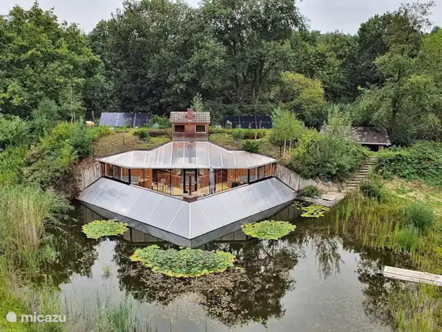 Acuadomo en Países Bajos, Güeldres, Zelhem - casa vacacional Aquadomum en el verano