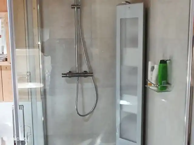 Acuadomo en Países Bajos, Güeldres, Zelhem - casa vacacional ducha de baño/ducha solar (infrarrojos y panel solar)