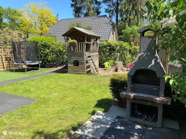 Bosboerderij de Veluwe | Pays-Bas, Gueldre, Lunteren - maison de vacances Jardin avec équipement de jeux et barbecue