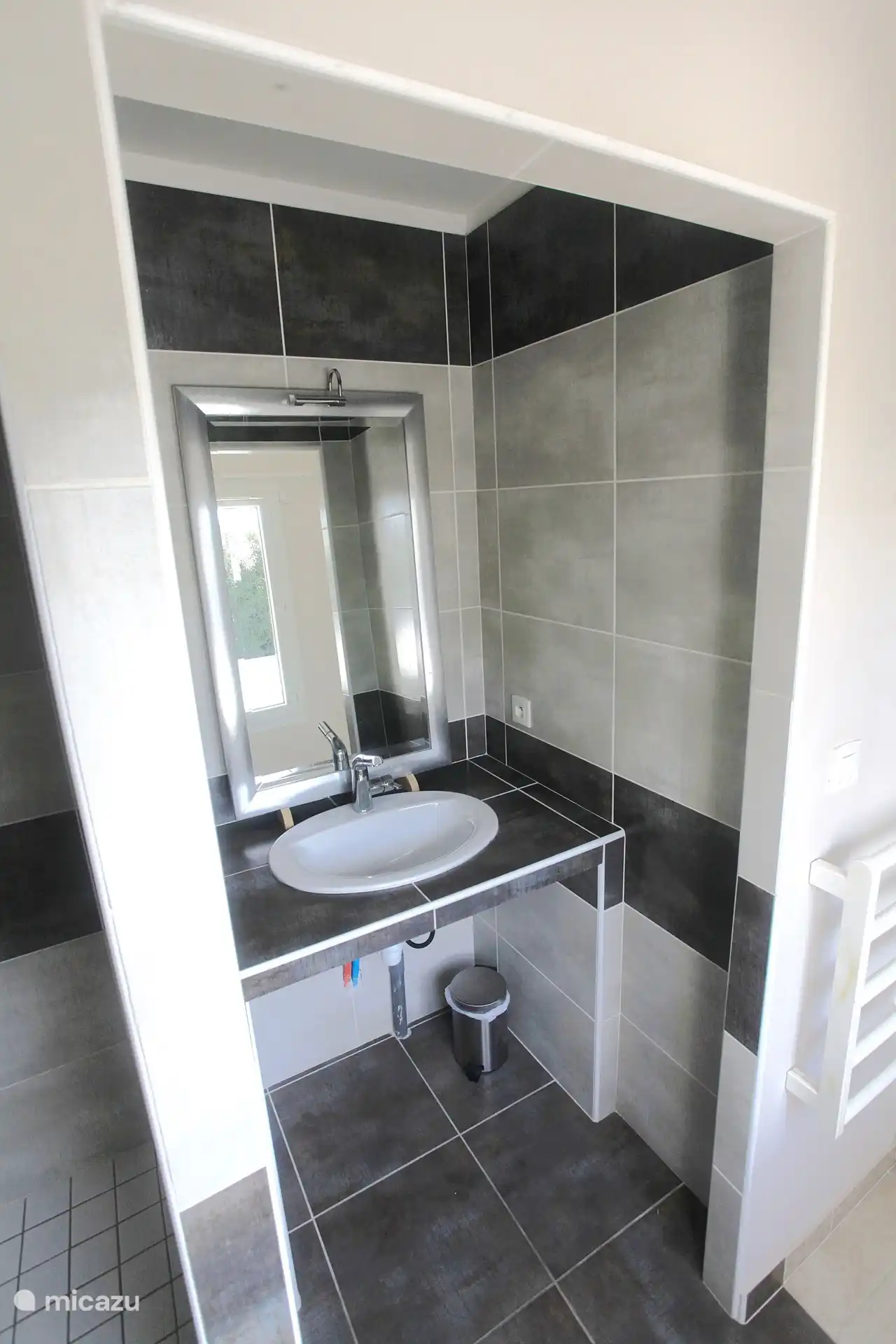 Hauptschlafzimmer mit Gemeinschaftsbad