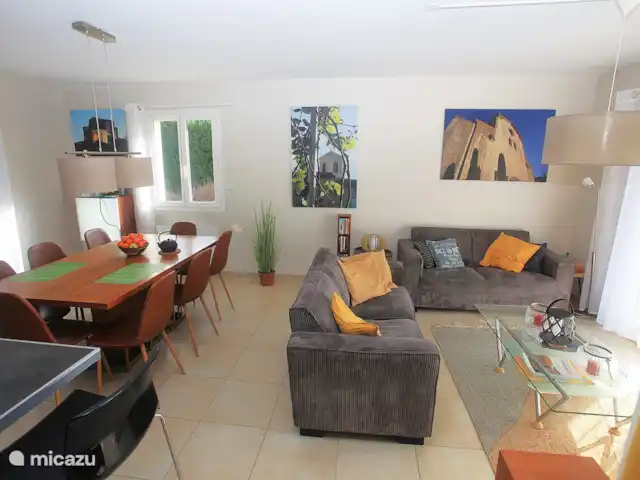 Villa Laura avec piscine privée | France, Drôme, Bouchet - maison de vacances Séjour spacieux et lumineux, avec audio/vidéo/wifi (internet fibre optique)