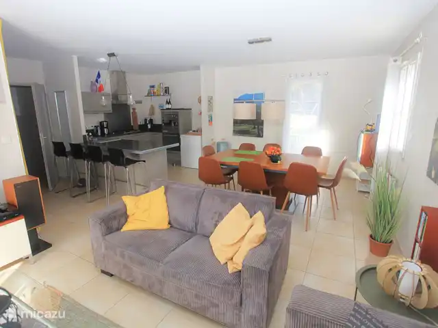Villa Laura avec piscine privée | France, Drôme, Bouchet - maison de vacances Séjour spacieux et ouvert + cuisine bien équipée