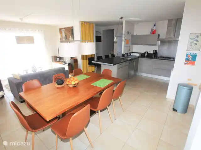 Villa Laura avec piscine privée | France, Drôme, Bouchet - maison de vacances Salon moderne et joliment meublé