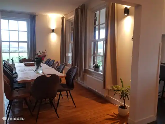 Granja de vacaciones De Steeg en Países Bajos, Güeldres, De Steeg - casa de campo Hay doce sillas para la mesa del comedor.