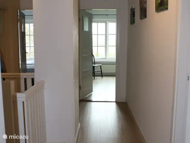 Granja de vacaciones De Steeg en Países Bajos, Güeldres, De Steeg - casa de campo La sala de arriba a los dormitorios.