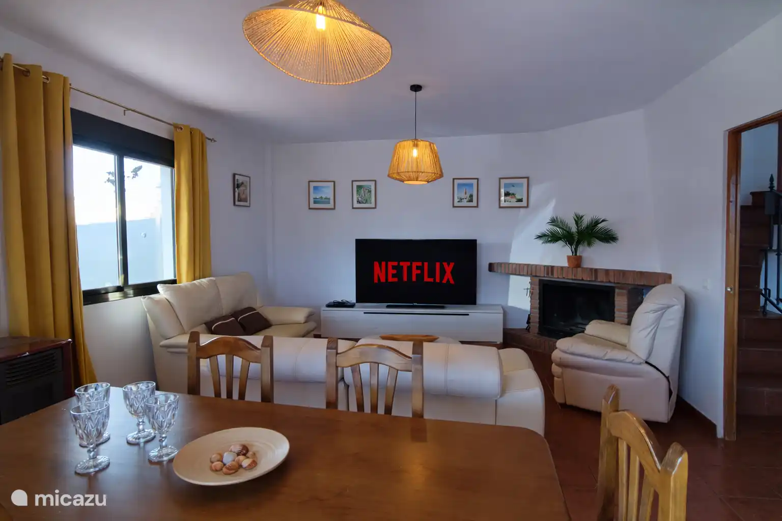 Grote, lichte eetkamer