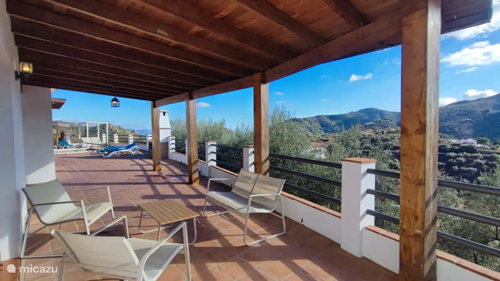 wunderschöne Terrasse den ganzen Tag sonnig