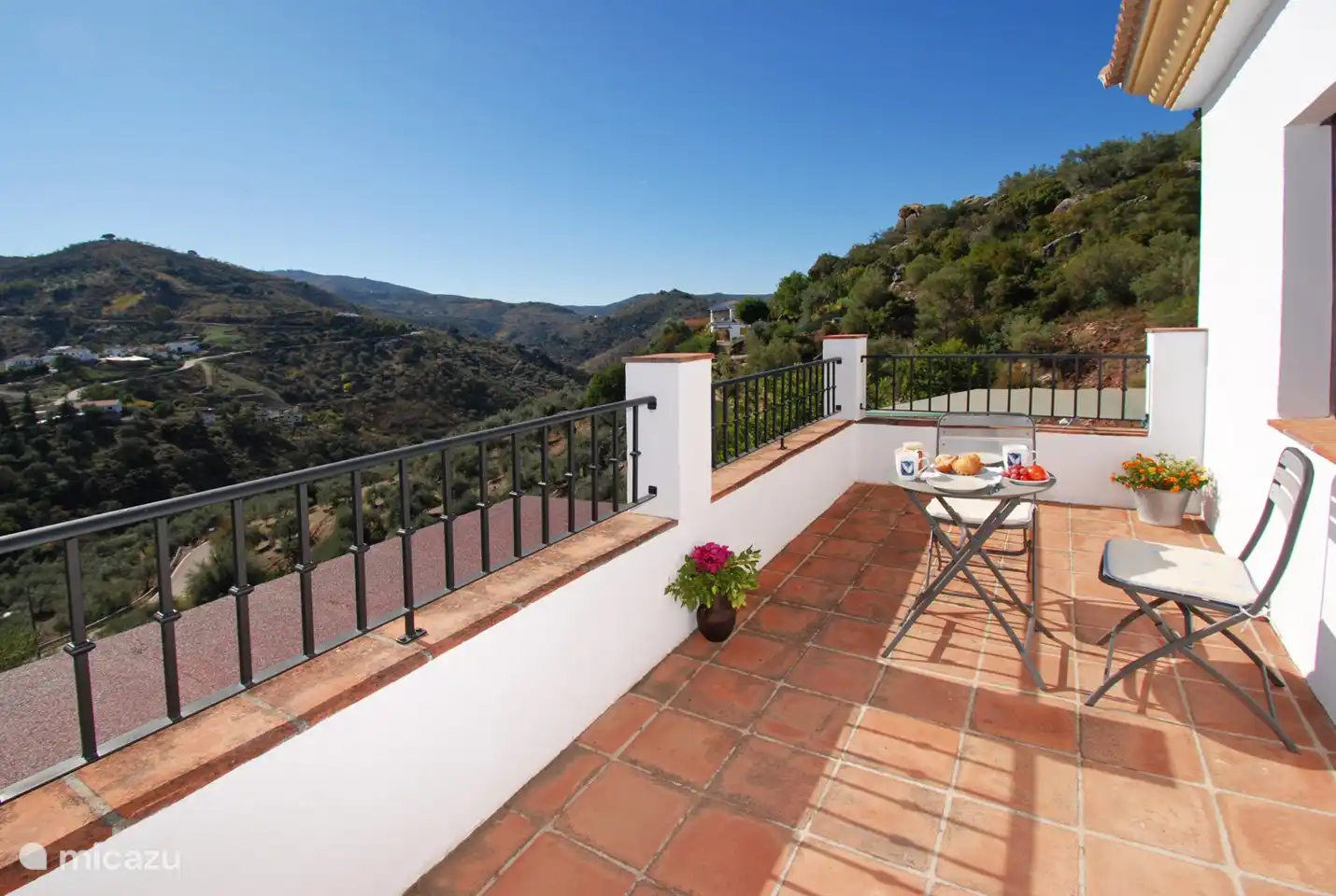 Weitere fantastische Aussichten von der oberen Terrasse.