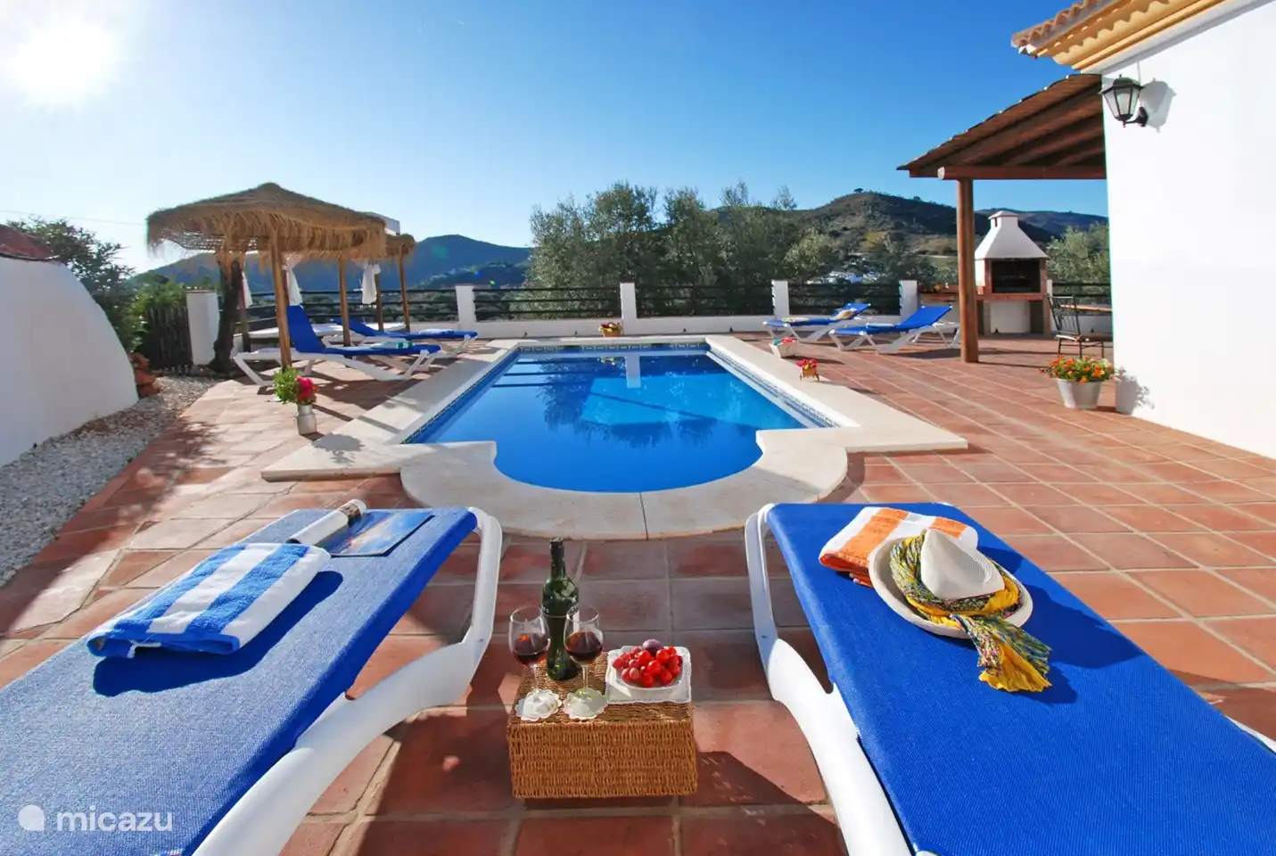 Atemberaubende Aussicht, perfekte Villa und doch zu Fuß zu Bars/Restaurants.