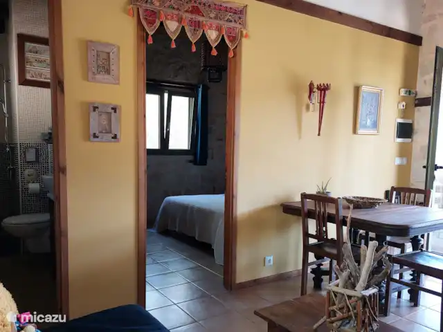 Location de Vacances Grèce, Crète, Koutsouras, gîte / cottage - Kalyvitis Cottage dans l’oliveraie 2 À côté de la cuisine se trouve une table à manger supplémentaire