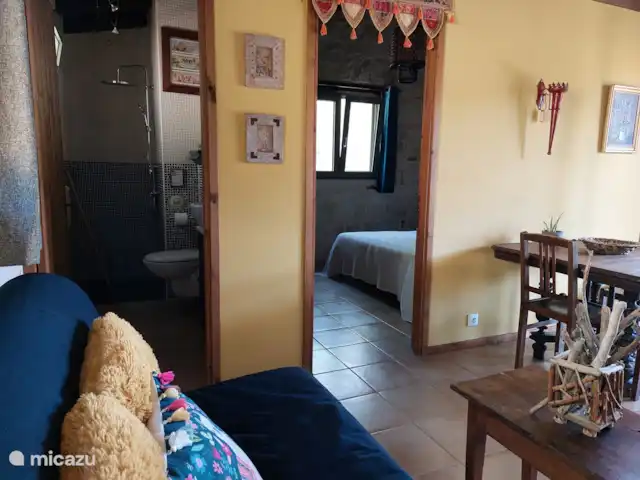 Location de Vacances Grèce, Crète, Koutsouras, gîte / cottage - Kalyvitis Cottage dans l’oliveraie 2 Le chalet dispose d’une chambre spacieuse, d’une salle de bains et d’un salon/cuisine.