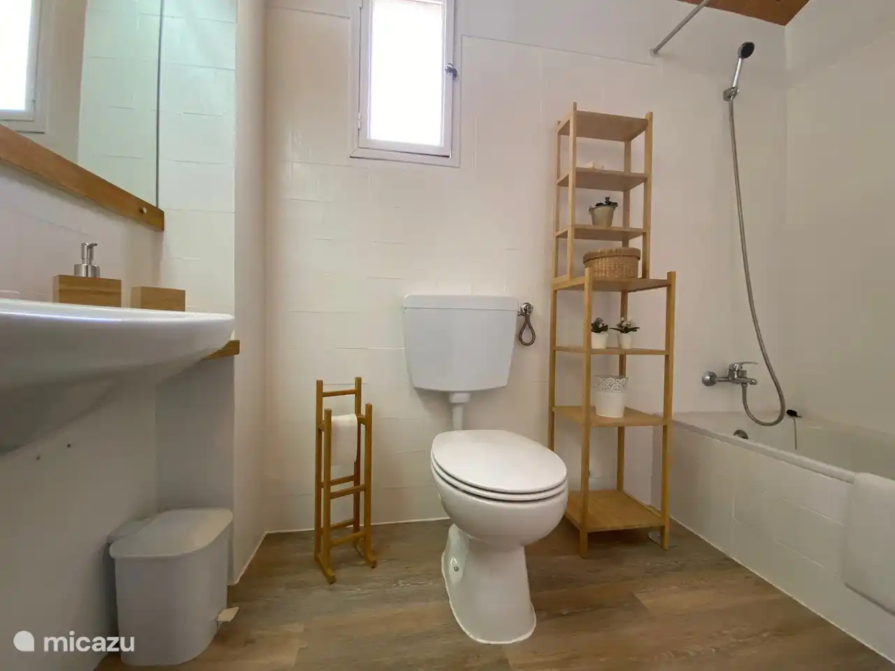 Une salle de bain pour se doucher et se détendre après une journée bien remplie