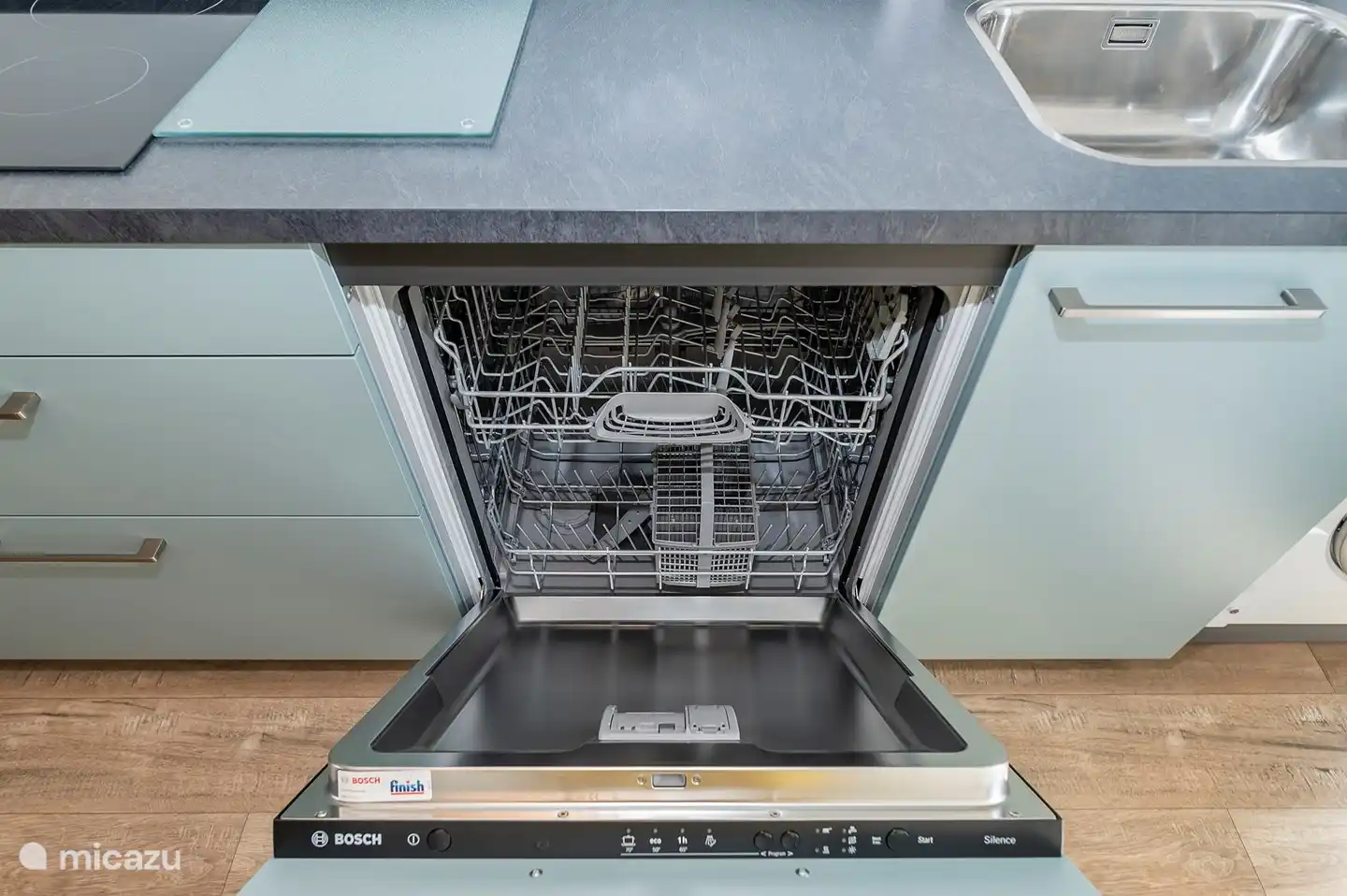 Geschirrspüler Detail Küche Ferienhaus 2bijZee