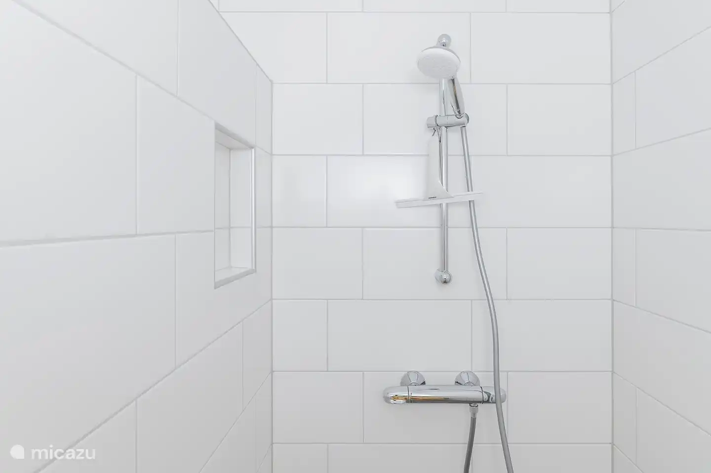 Detaildusche Ferienhaus 2bijZee