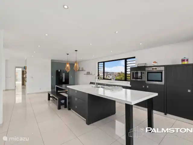 Villa familiar de lujo Grey Noble con vistas al mar en Curazao, Banda Arriba (este), Jan Thiel - villa Cocina con horno, lavavajillas y estufa de gas