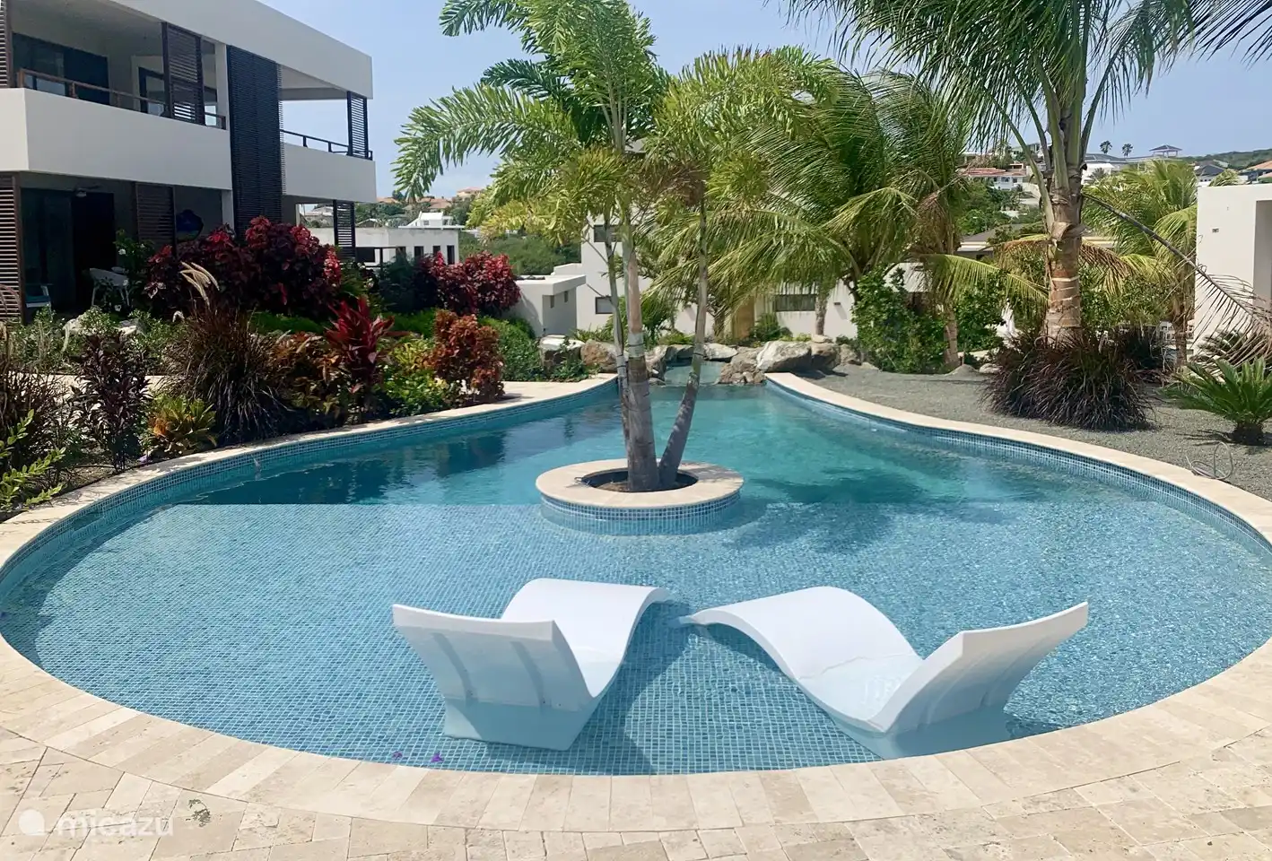 Jan Sofat LUX A21 in Curaçao, Banda Ariba (Ost), Jan Sofat - Appartement