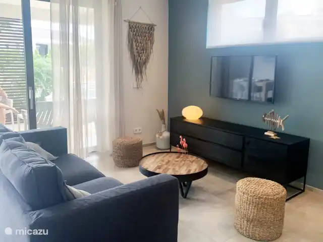 Jan Sofat LUX A21 | Curaçao, Banda Ariba (est), Jan Sofat - appartement Coin télé