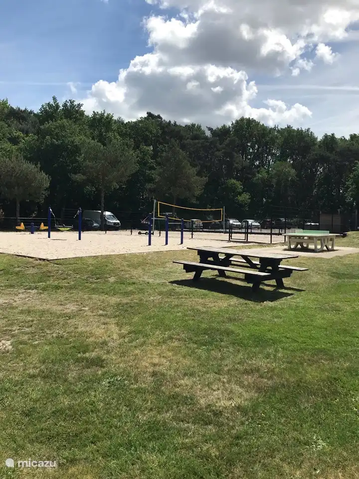 leuke buitenspeel plaats voor jong en oud 
