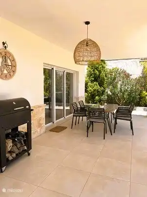 Überdachte Terrasse