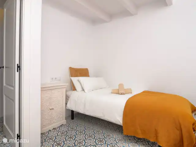 Casa En Grenyo huren in Spanje, Costa Blanca, Jávea - stadswoning Slaapkamer 3 op de tweede verdieping met 1 eenpersoonsbed van 2.00m bij 90cm. Met ventilator.