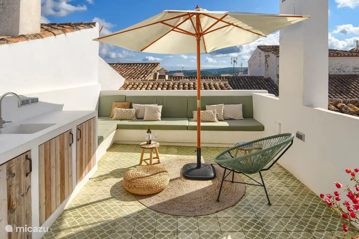 Preciosa terraza en la azotea para las c&#225;lidas tardes de verano y las suaves tardes de invierno.