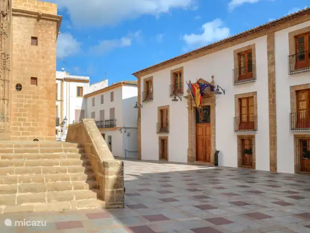Casa En Grenyo huren in Spanje, Costa Blanca, Jávea - stadswoning Vanuit Casa En Grenyo loop je zo naar terrasjes, restaurants, supermarkten en winkels.