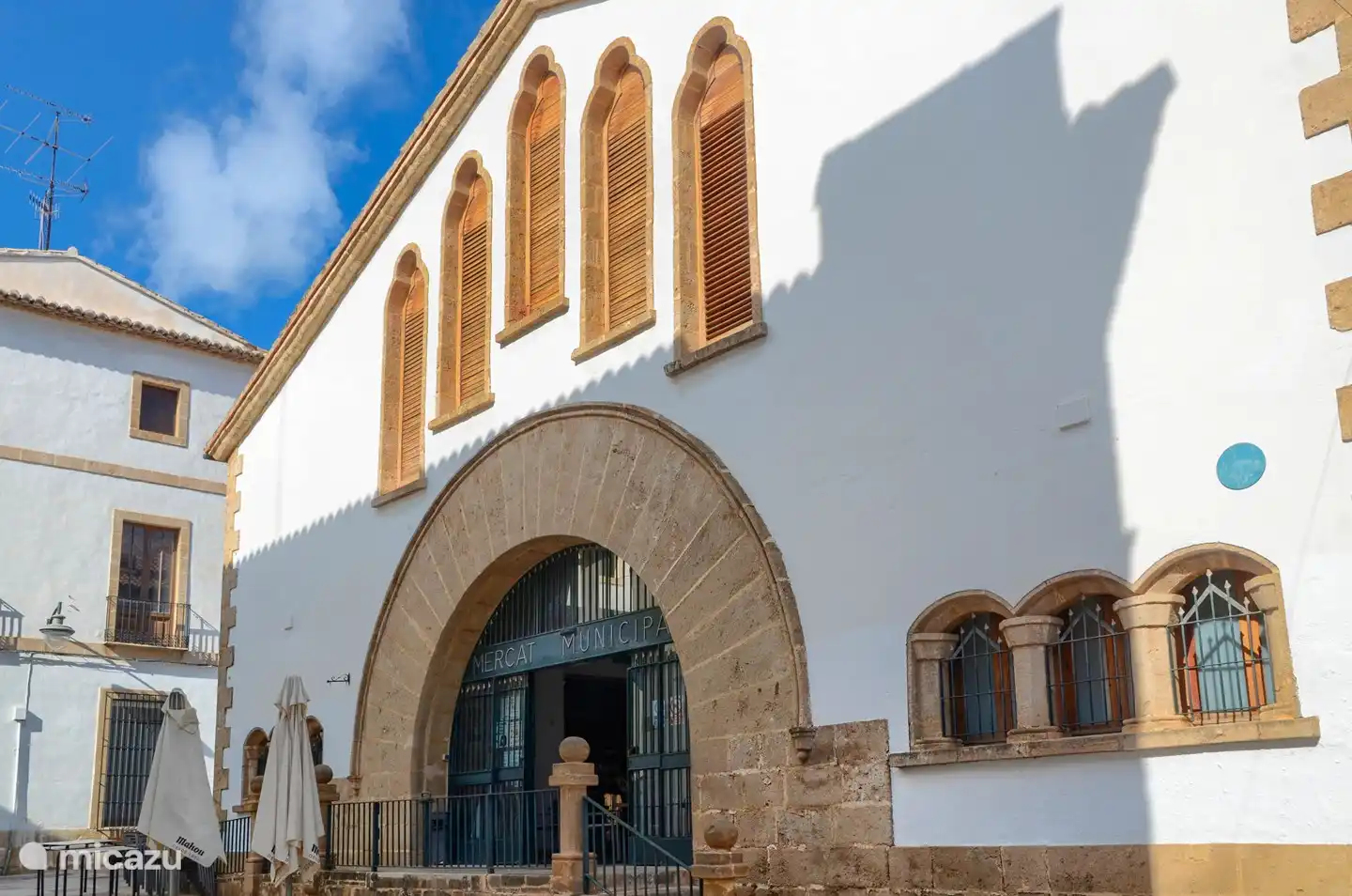 Desde Casa En Grenyo se puede ir andando a terrazas, restaurantes, supermercados y tiendas.