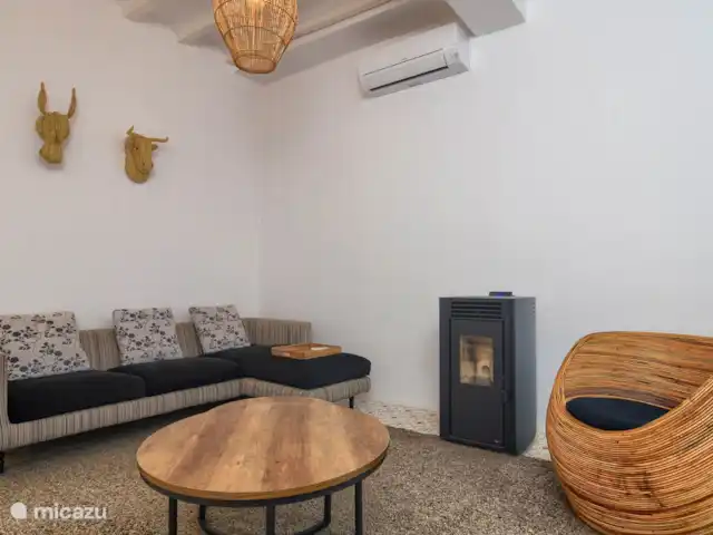 Casa En Grenyo huren in Spanje, Costa Blanca, Jávea - stadswoning Woonkamer met airconditioning (warmte en koude) en een pelletkachel voor de wintermaanden.