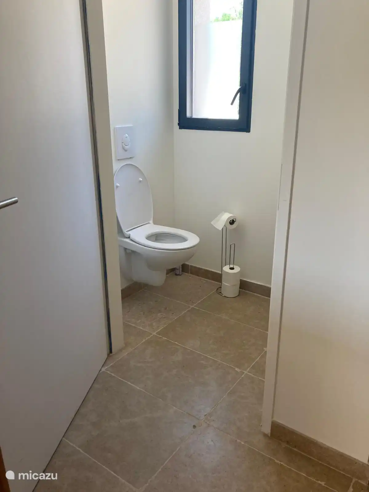 Toilette au rez-de-chaussée