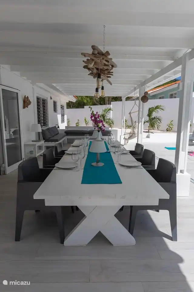 Leckeres Essen, neben der Außenküche!