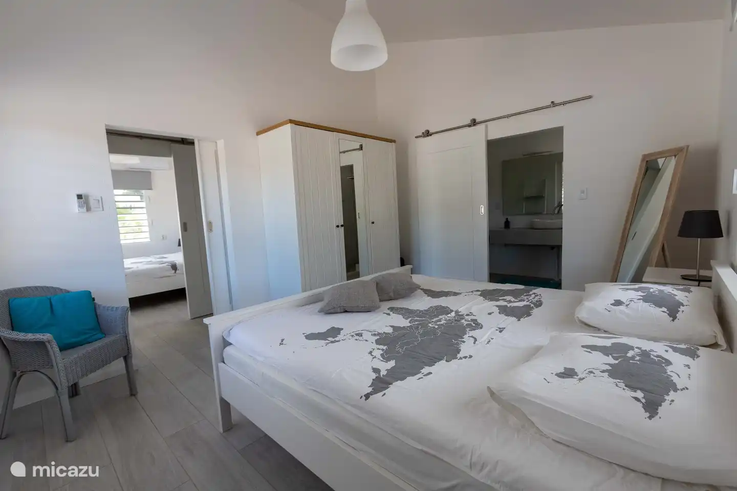 Hauptschlafzimmer 180x200