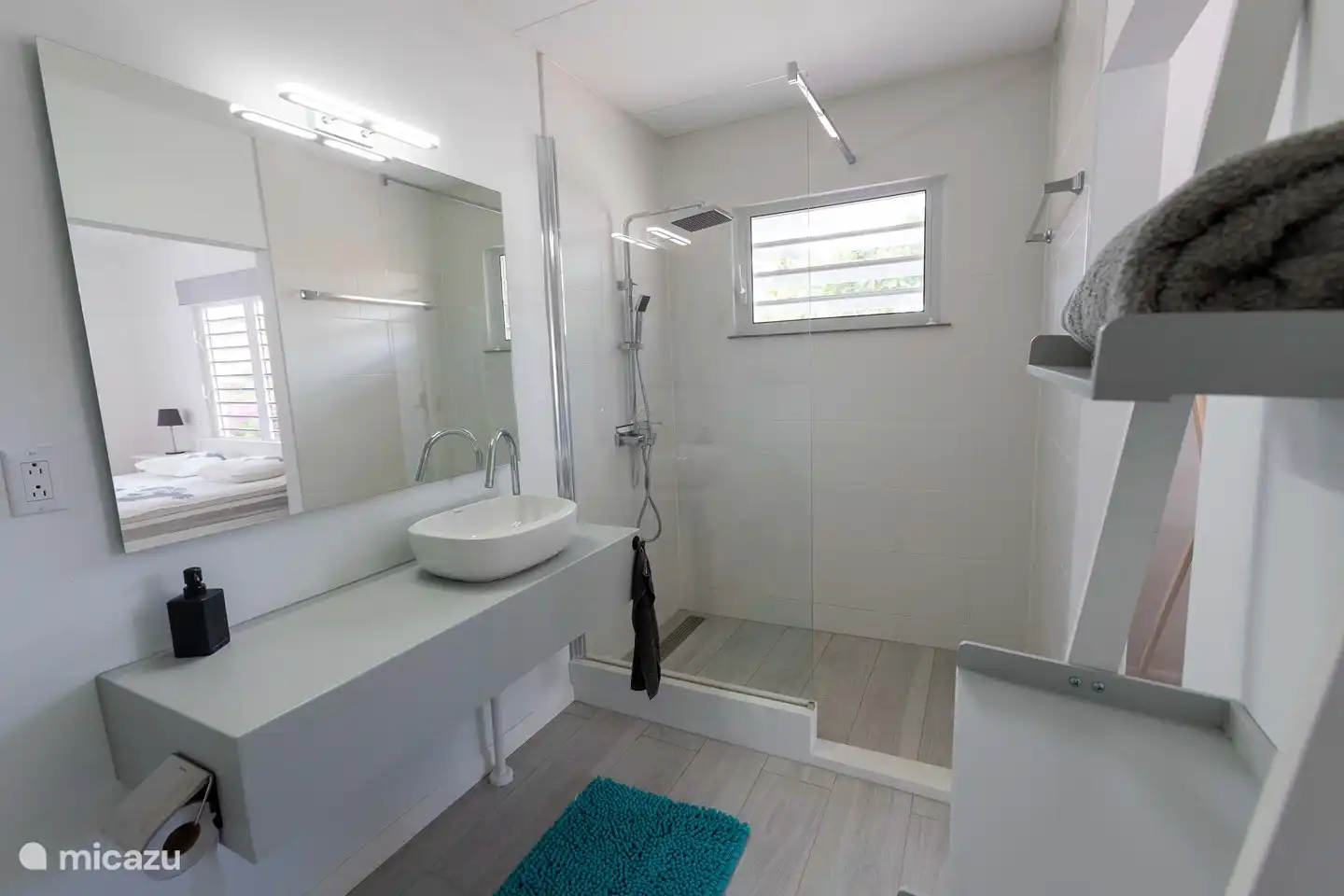 Badezimmer neben dem Hauptschlafzimmer